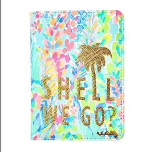 Lilly Pulitzer GWP passport holder
